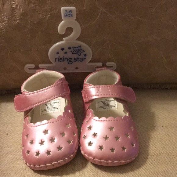Three pairs of baby shoes - Picture 4 of 16